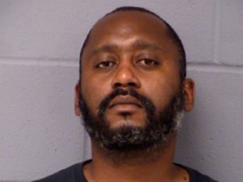 Шесть человек погибли в США в ходе двух инцидентов со стрельбой, один из стрелявших - бывший полицейский