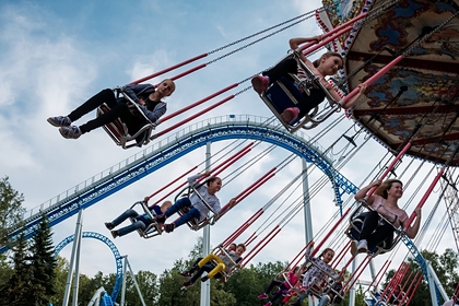 В Петербурге возобновят работу фудкорты и аттракционы