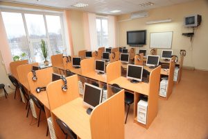 Лингафонный кабинет: деталь современного обучения
