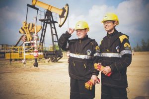 Работа вахтовым методом в Роснефти: преимущества, условия