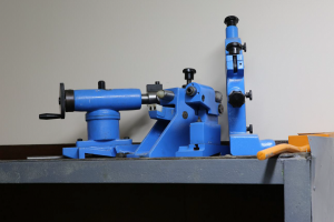 Люнеты для токарных станков: виды, особенности