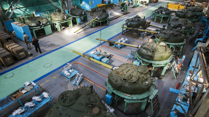 Россия нарастила выпуск танков в 5,6 раза, дронов — в 16,8 раза