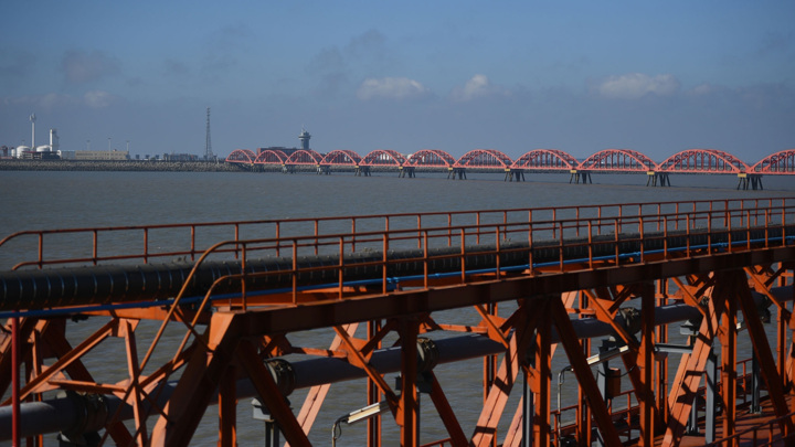 Глава РКИФРР Темиргалиев рассчитывает на увеличение поставок СПГ из РФ в Китай - Новости на Вести.ru