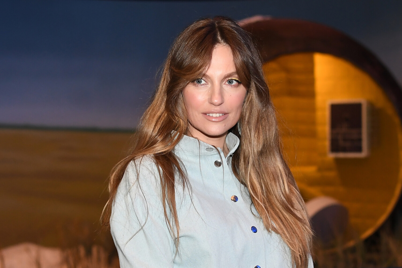 Саша Савельева пожаловалась на угрозы звукорежиссера из-за украденной песни