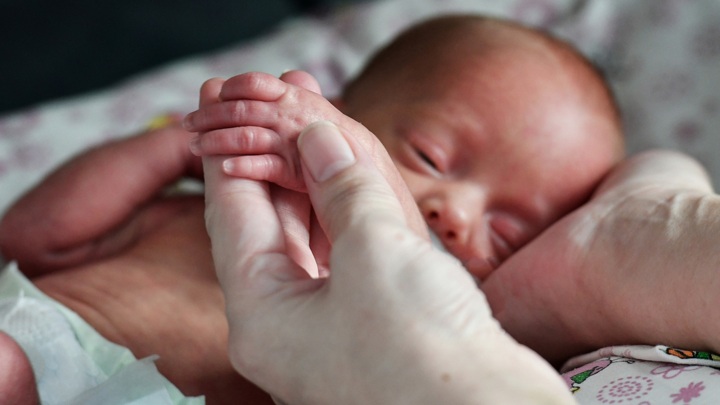 Работодатели смогут выплачивать сотрудникам за рождение ребенка до 1 млн руб. - Новости на Вести.ru