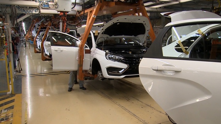 Глава профсоюза "АвтоВАЗа" опроверг слухи о переходе на одну рабочую смену - Новости на Вести.ru