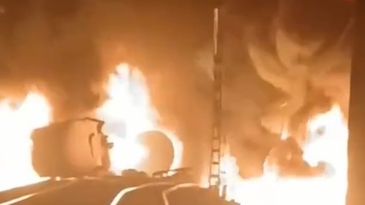 Открытое горение цистерн на СвЖД ликвидировано - Новости на Вести.ru