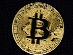 Крипторынок снова «лихорадит»: Биткоин неожиданно обвалился ниже 85 тысяч долларов