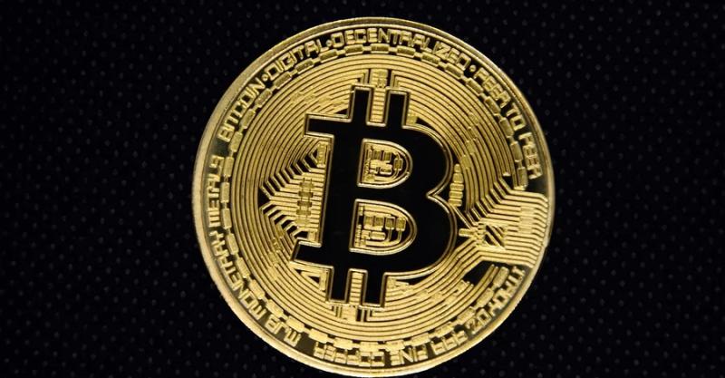 Крипторынок снова "лихорадит": Биткоин неожиданно обвалился ниже 85 тысяч долларов