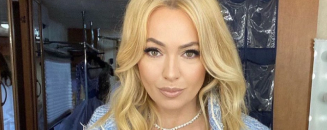 Яна Рудковская прилетела в Сочи на личном самолете