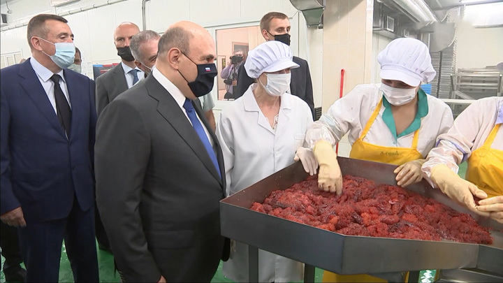 "Красное золото" и налоги: Мишустин проинспектировал Курилы