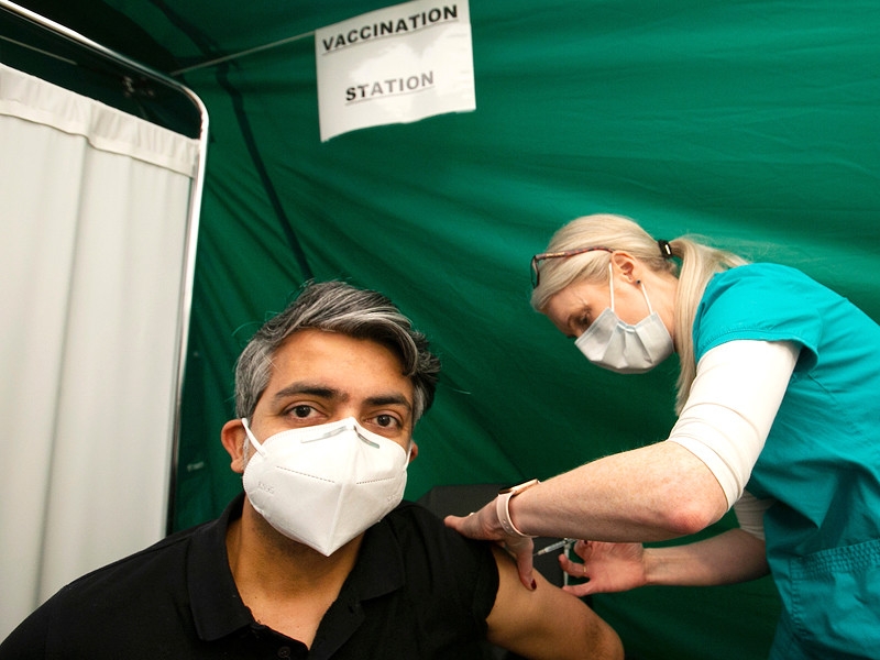 Минздрав Ирландии обещал к осени обеспечить вакциной от коронавируса все население